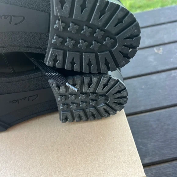 Clarks Boots Women's 9.5 Black Hiking Lace Up cushion comfort store display - Picture 5 of 15